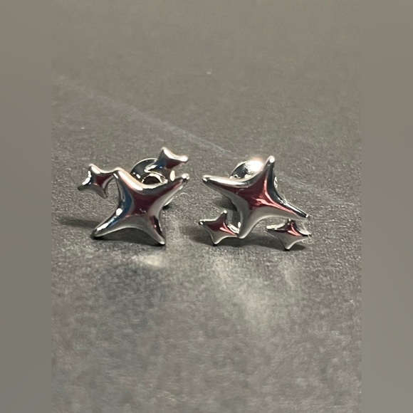 Silver Star Shaped Earrings - Picture 2 of 6